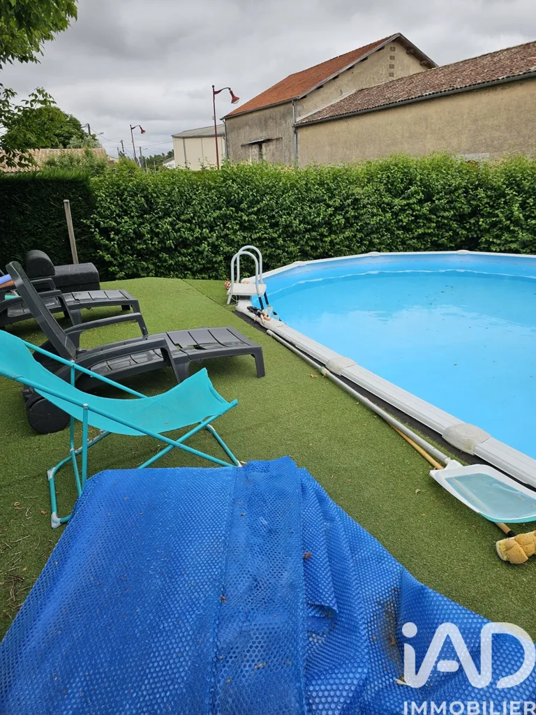 Bassein - Traditional House with Pool in Val-de-Livenne