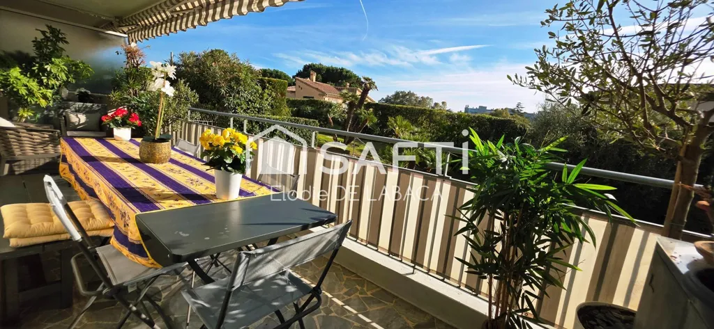 Rõdu - 5-Piece Apartment with Sea View in Cannes