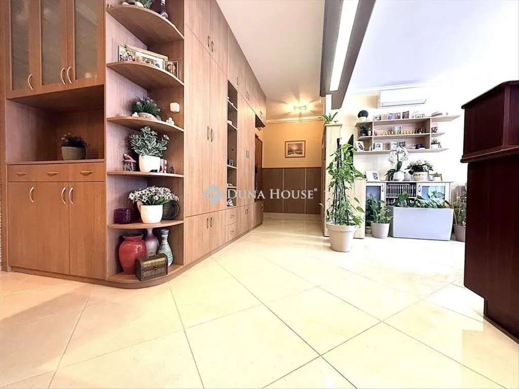 Ingresso - Modern Apartment with Panoramic View in Kecskemét
