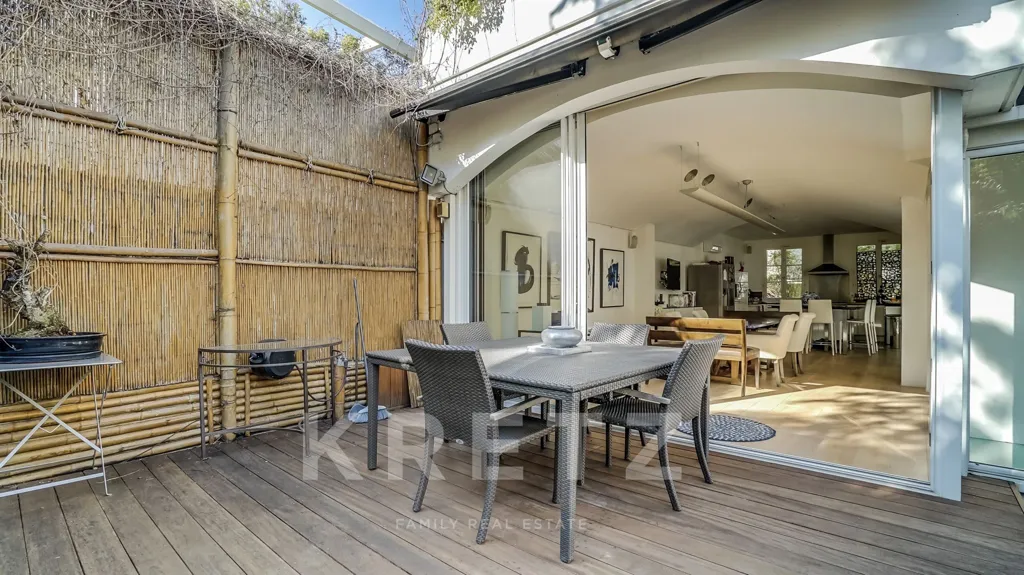 Terrass - Secluded Renovated House with Garden in Boulogne Billancourt