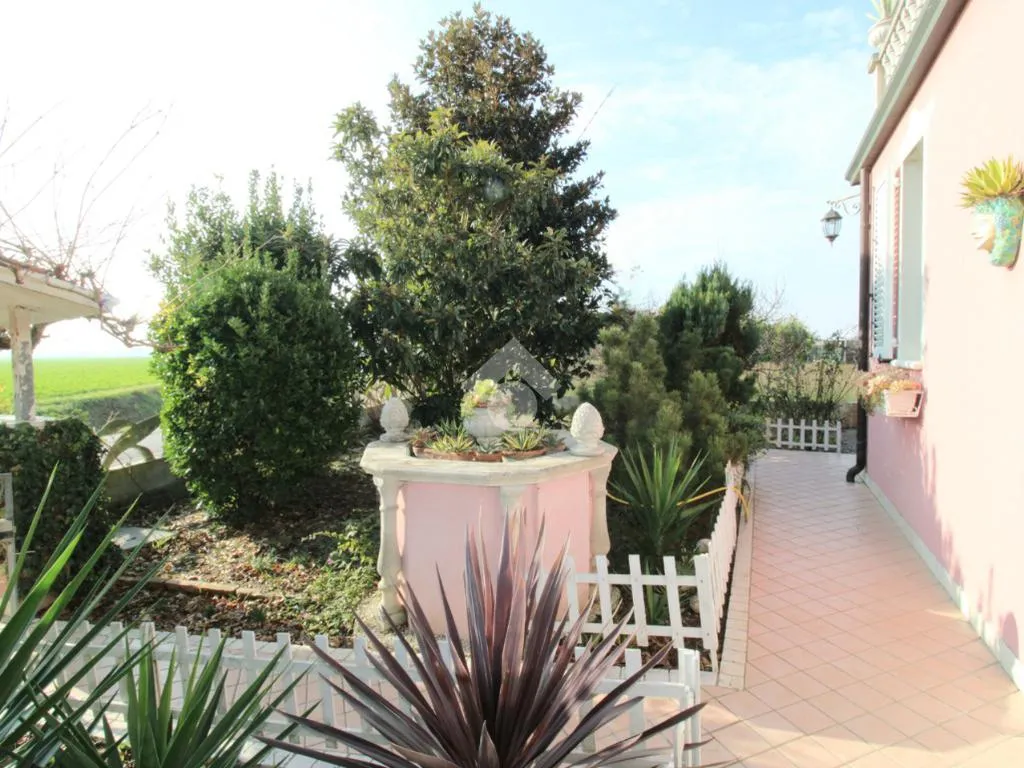 Garden - Rustic Villa with Garden in Cesena
