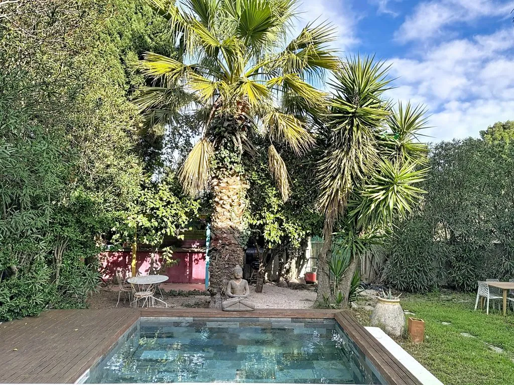 Bassein - Renovated Farmhouse with Pool in Mas Llaro