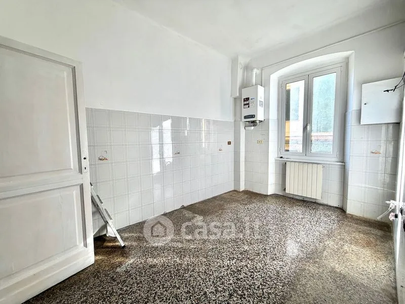 Pièces - Apartment with Balcony in Genoa's Sestri Ponente