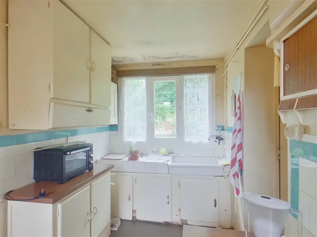 Cuisine - Maison de Campagne à Rénover avec Dépendances à Lignac
