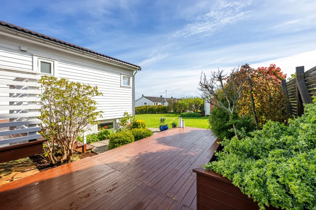Jardin - Family Home with Corner Plot in Tasta/Vardeneset