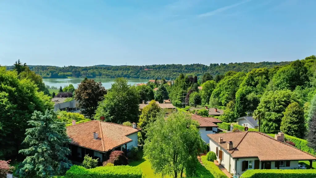 Vista aerea - Villa with Lake View in Montorfano