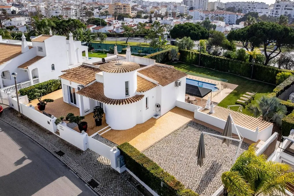 Õhuvaade - Detached House with Pool in Vilamoura