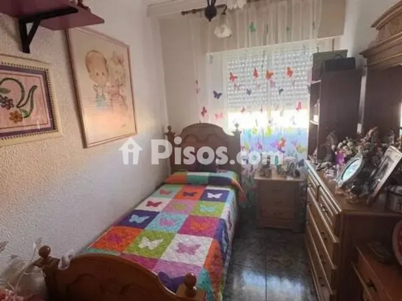 Chambres - Duplex with Garage in Barrio de los Institutos