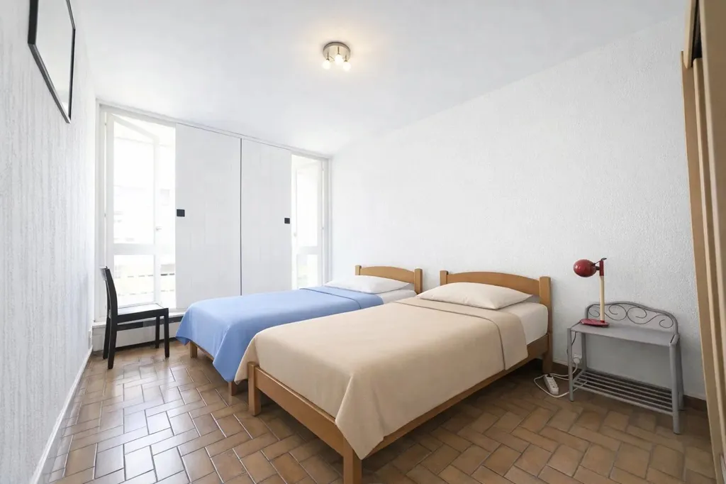 Chambres - Appartement Traversant avec Balcon au Centre de La Grande-Motte