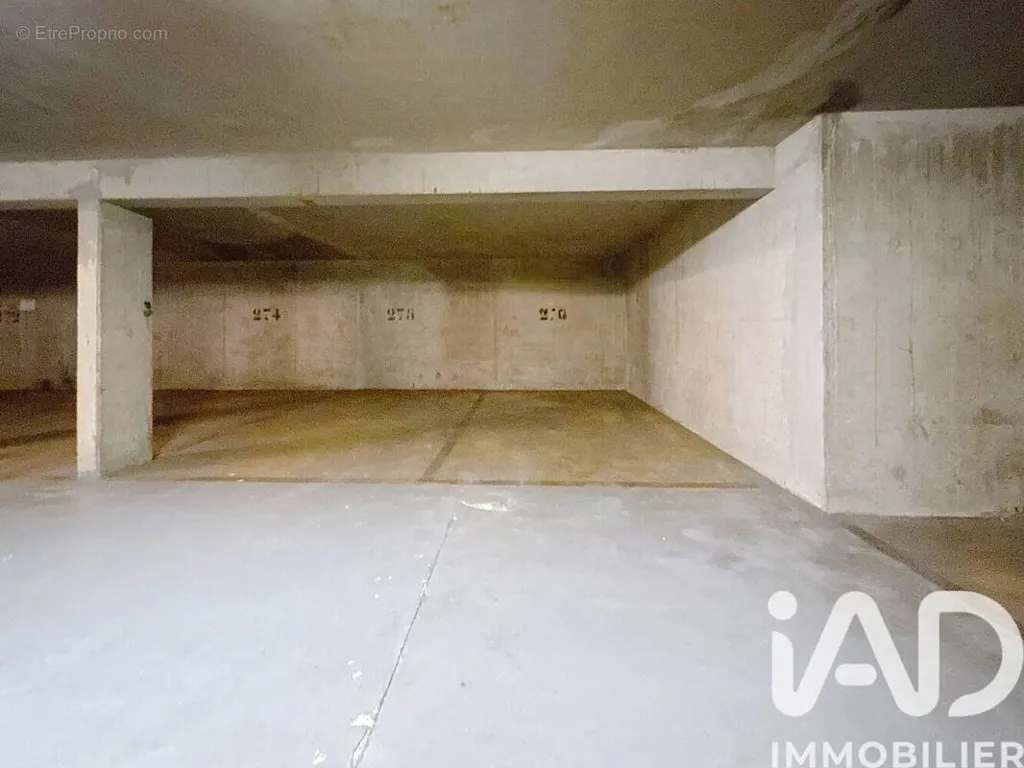 Garage - Parking Boxable à Cergy, Proche Gare