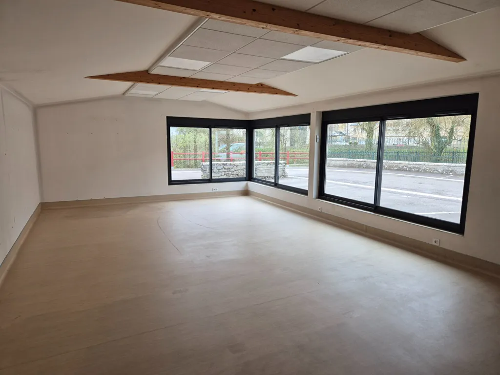 Rooms - Detached House with Covered Pool near Vesoul
