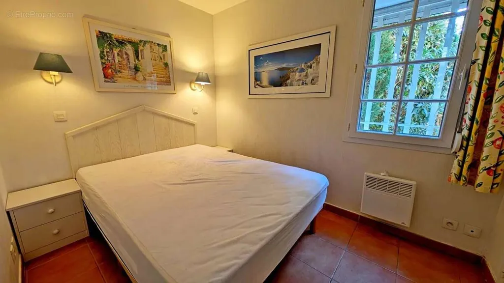 Chambres - Appartement en Rez-de-Jardin avec Jardin à Saint-Raphaël