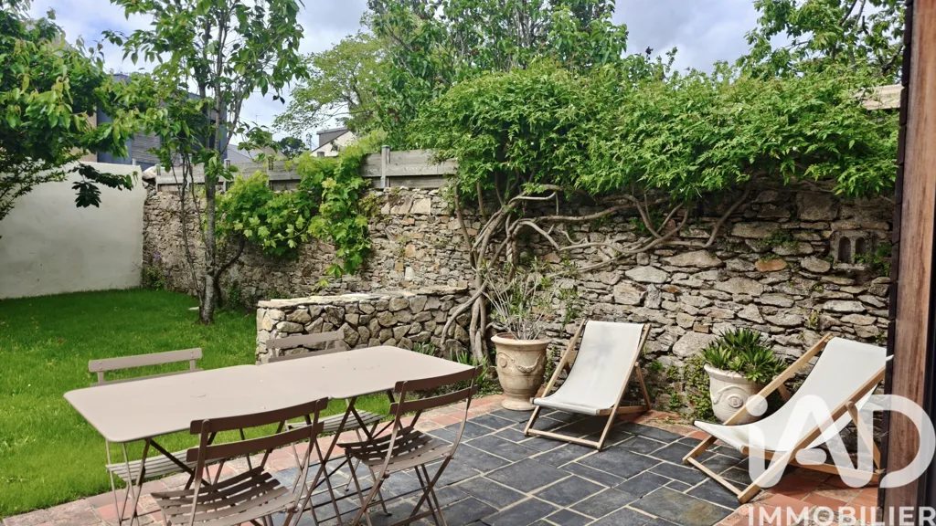 Terrace - Charming Townhouse with Garden in Couëron