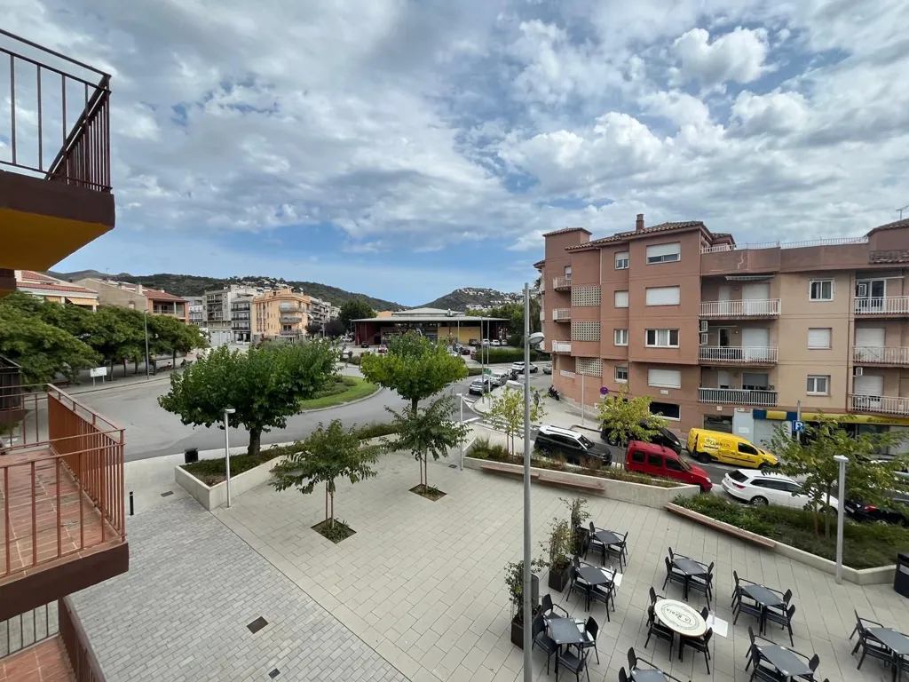 Balcon - Spacious Flat with Balcony in Roses