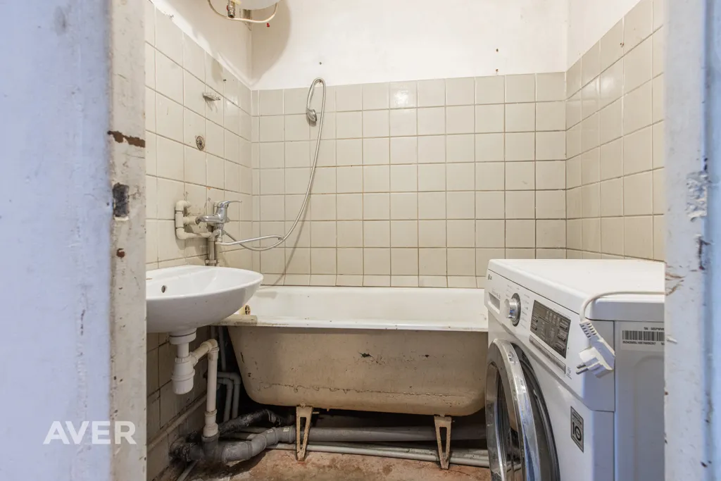 Bagni - Spacious 4-Bedroom Flat with Terrace in Rembate