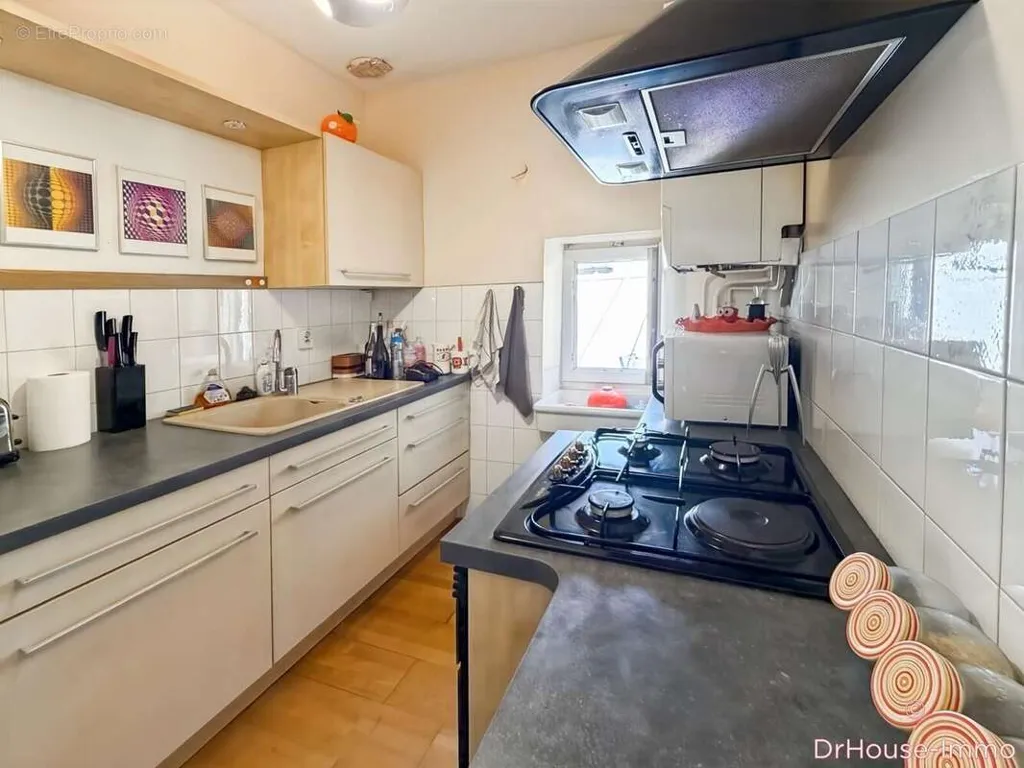 Kitchen - 2-Bedroom Apartment with Balcony in Dijon