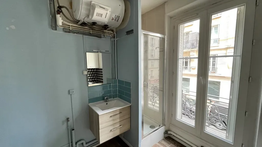 Vannitoad - Studio with Balcony in Levallois-Perret