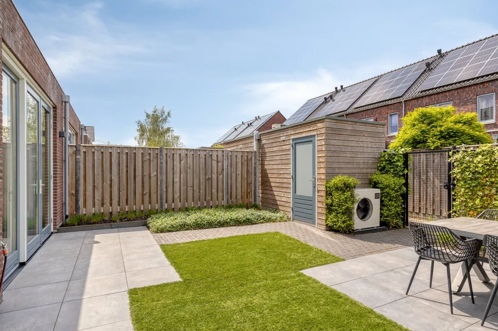 Jardin - Energetically Efficient Corner House with Garden in De Run