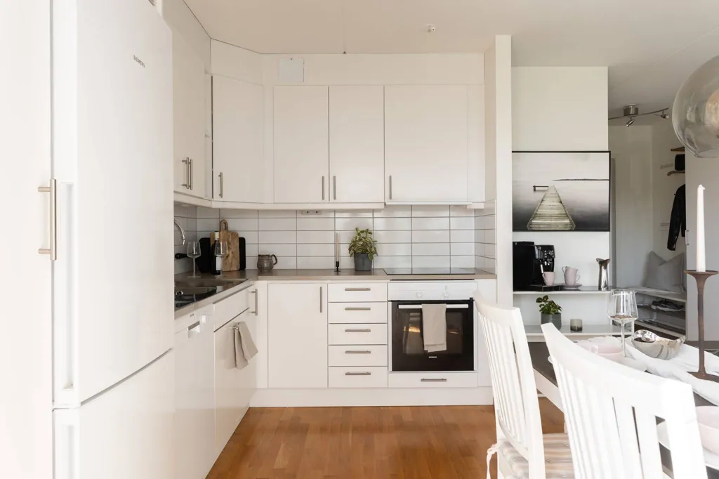 Cuisine - Apartment with Balcony in Västerås