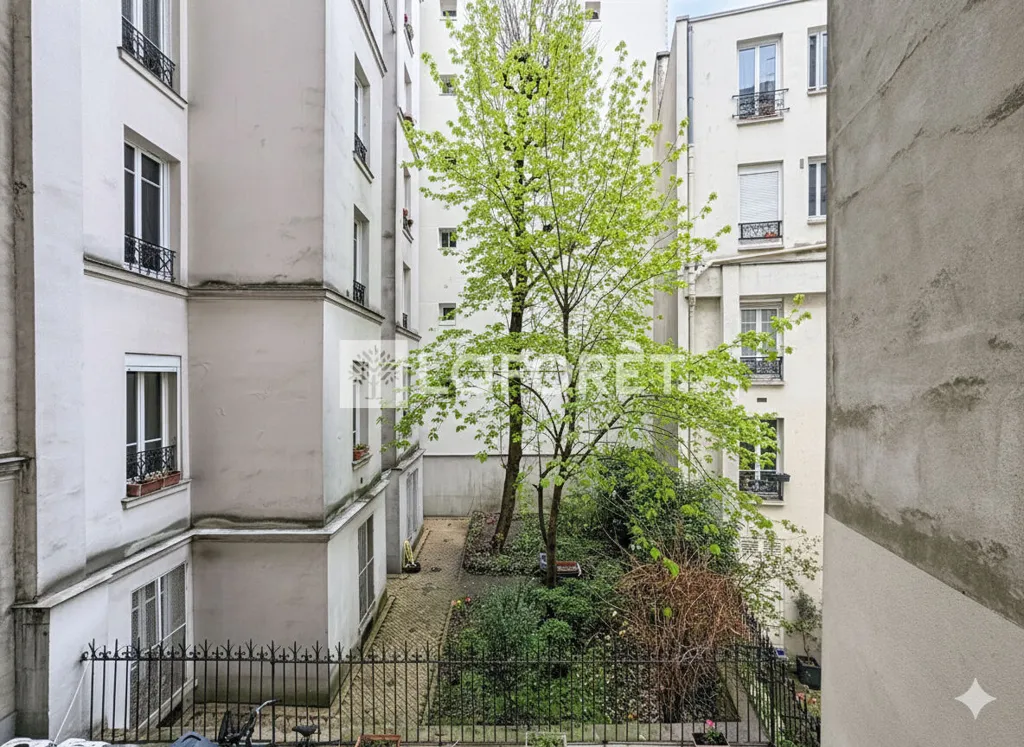 Jardin - Local Commercial avec Licence Hôtelière à Montmartre