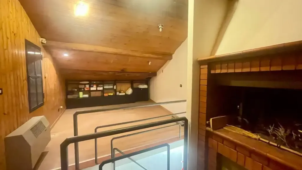 Pièces - Apartment with Cellar near Stadio, Montevarchi