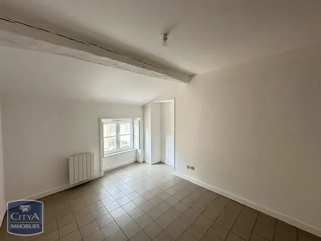 Rooms - Renovated 2-Bedroom Apartment in Mâcon Centre