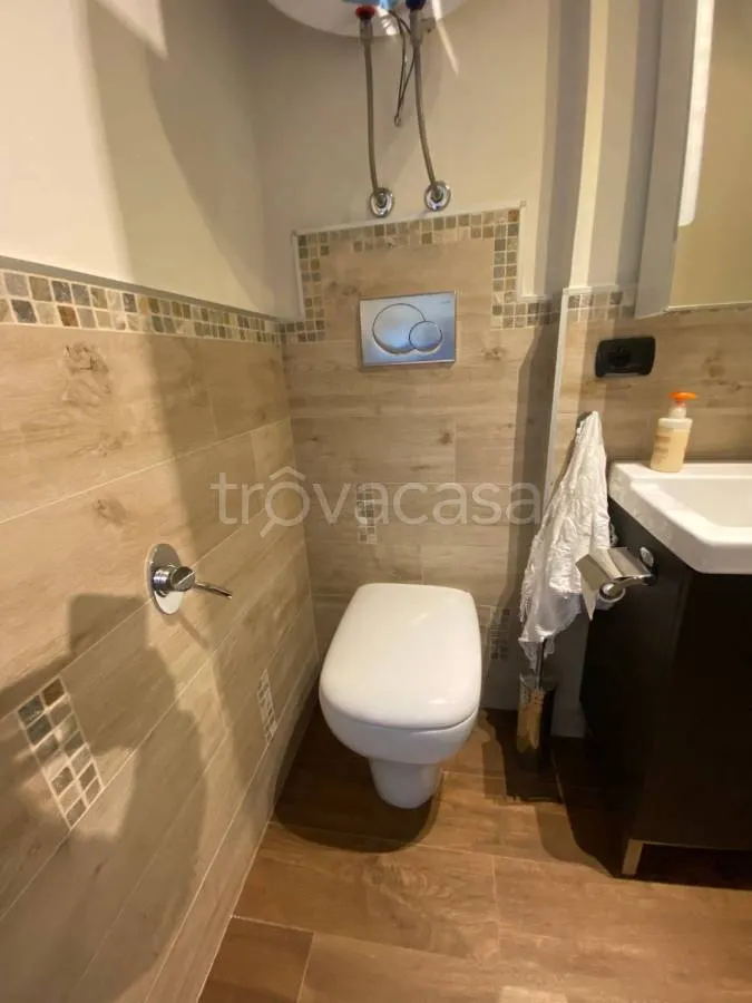 Salles de bain - Rearranged Apartment with Balcony in Viola