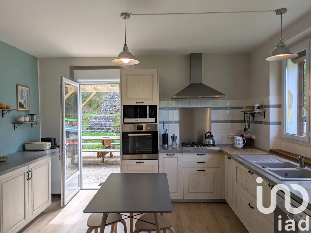 Cuisine - Maison rénovée avec jardin en Périgord noir