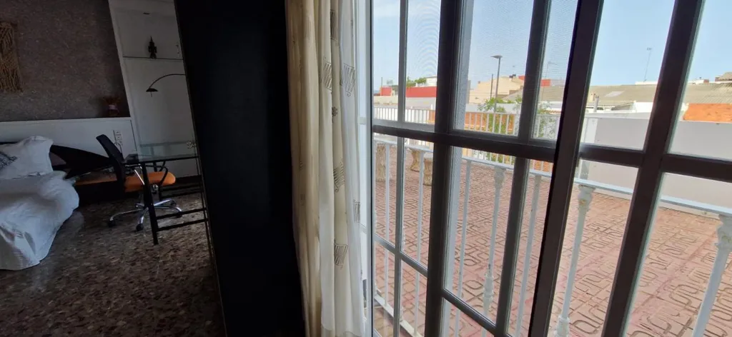 Magamistoad - Spacious House with Terrace in Moncada