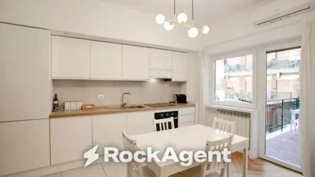 Köök - Ristruttured Apartment with Balcony in Rome