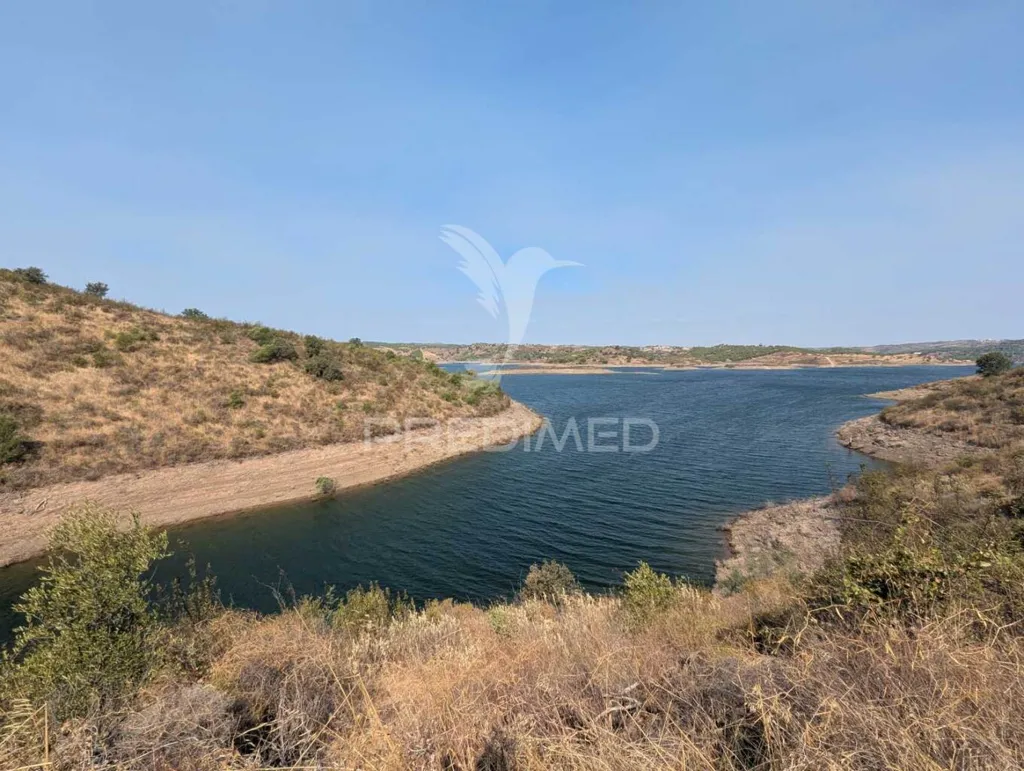 Jardin - Rustic Land with Waterfront on Beliche Dam, Algarve