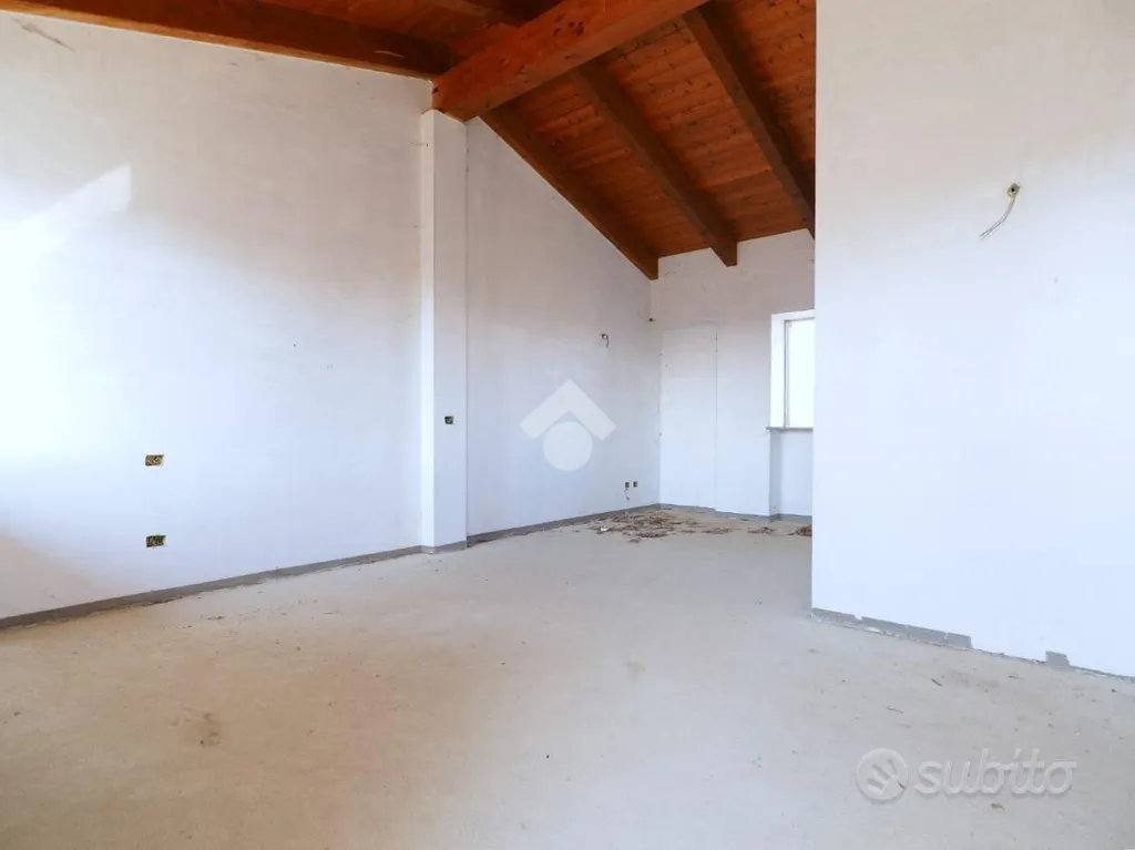 Maison 6 pièces à IT