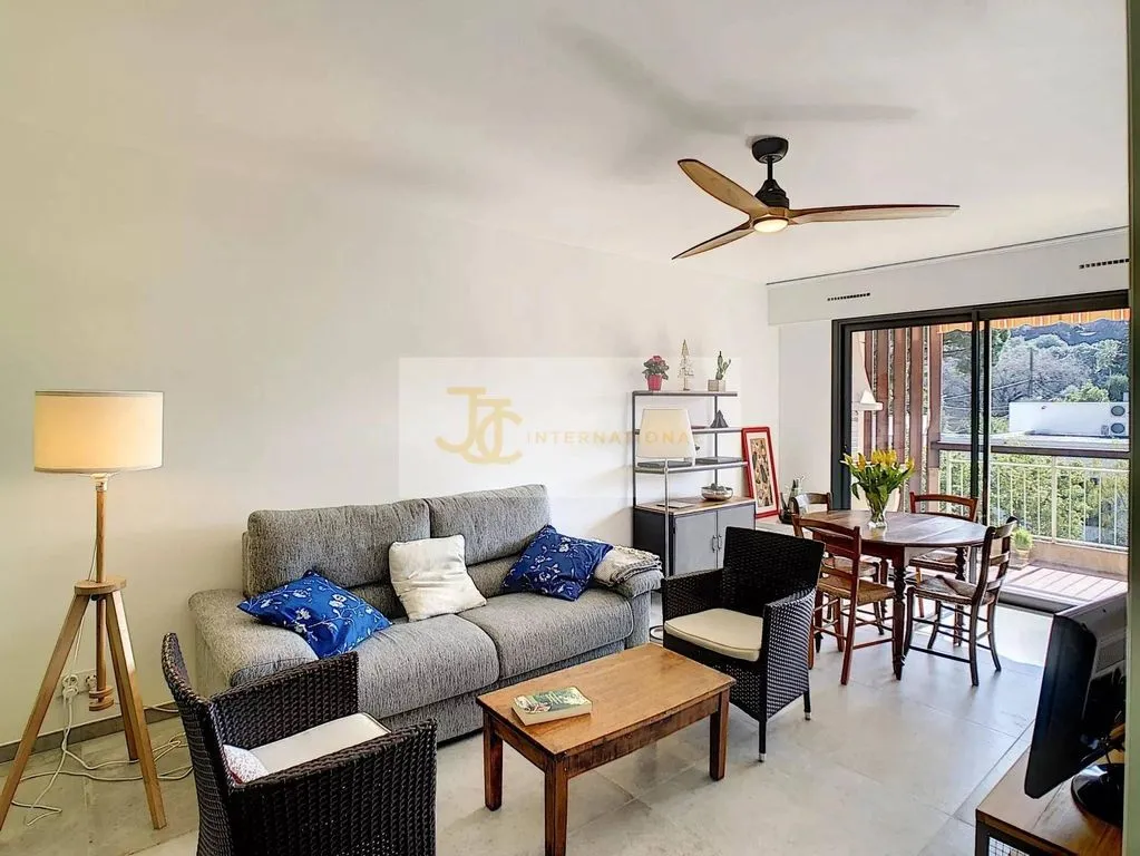 Séjour - Appartement Luxe avec Terrasse à Antibes