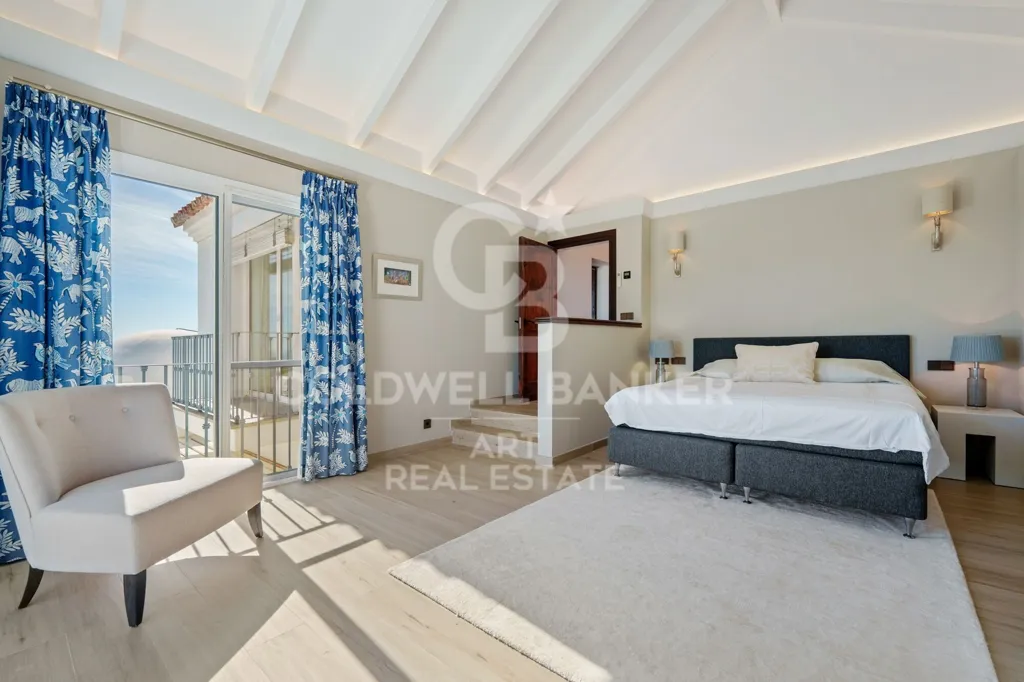 Magamistoad - Contemporary Mediterranean Villa with Panoramic Views in Benahavís