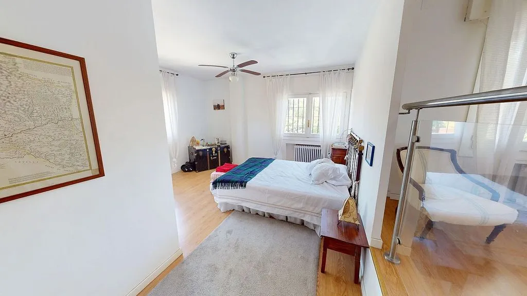 Dormitorios - Casa con piscina y terraza en Aravaca