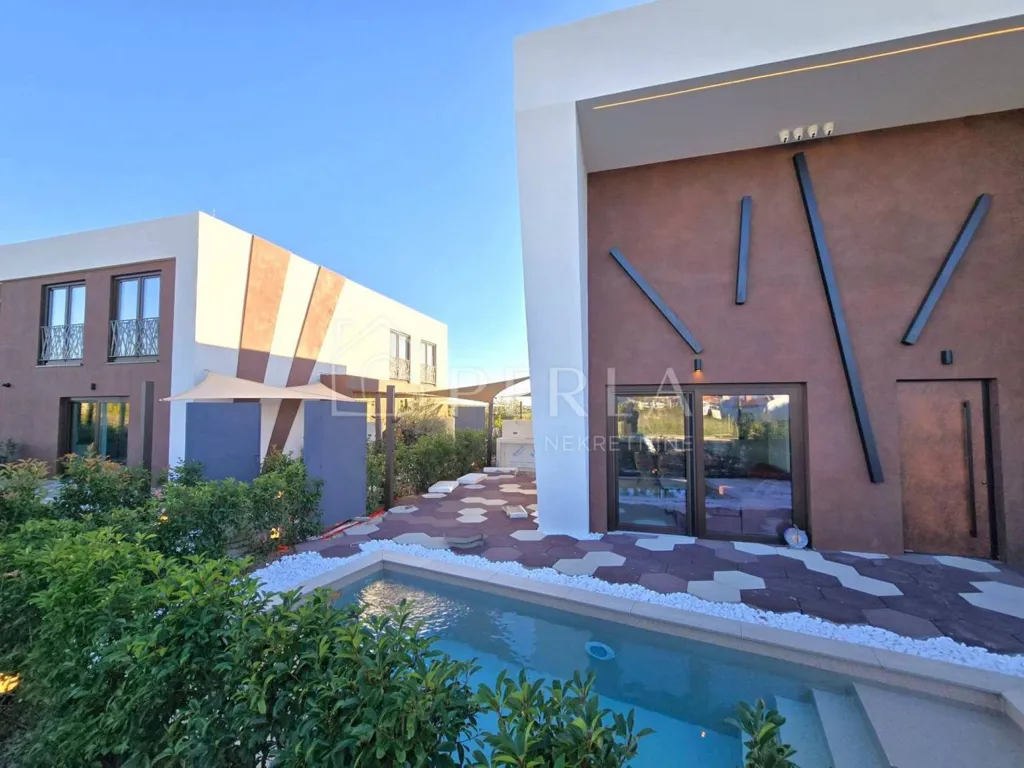 Bassein - Smart Home Villa with Private Pools in Nin