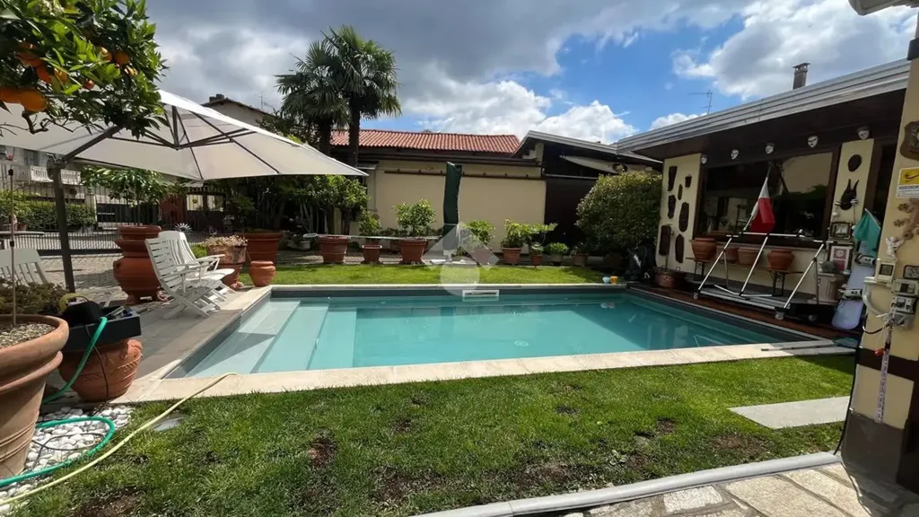 Piscine - Independent House with Balcony in Samone