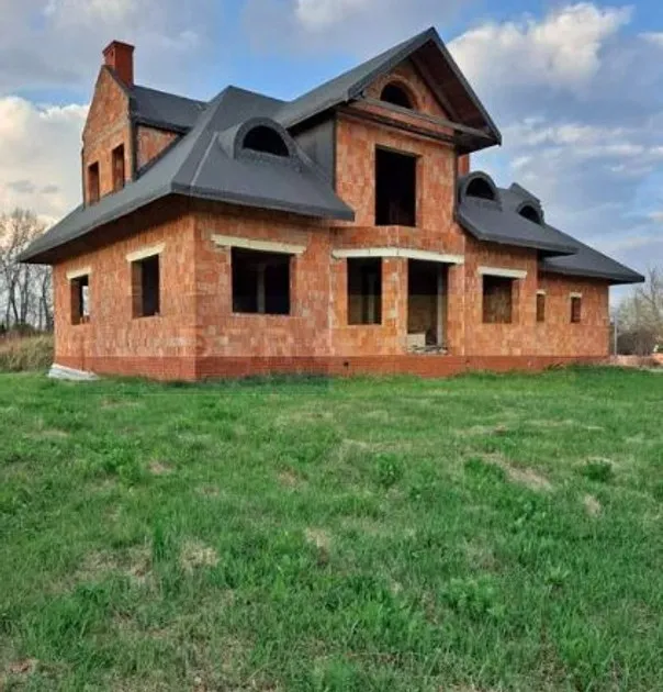 Detached House in Development in Łomianki