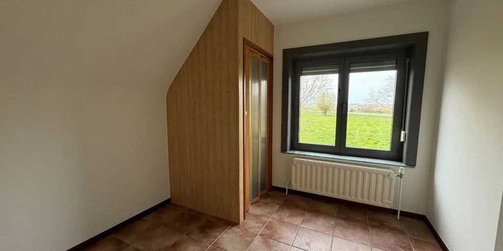 Rooms - Villa with Meadow View in Kester
