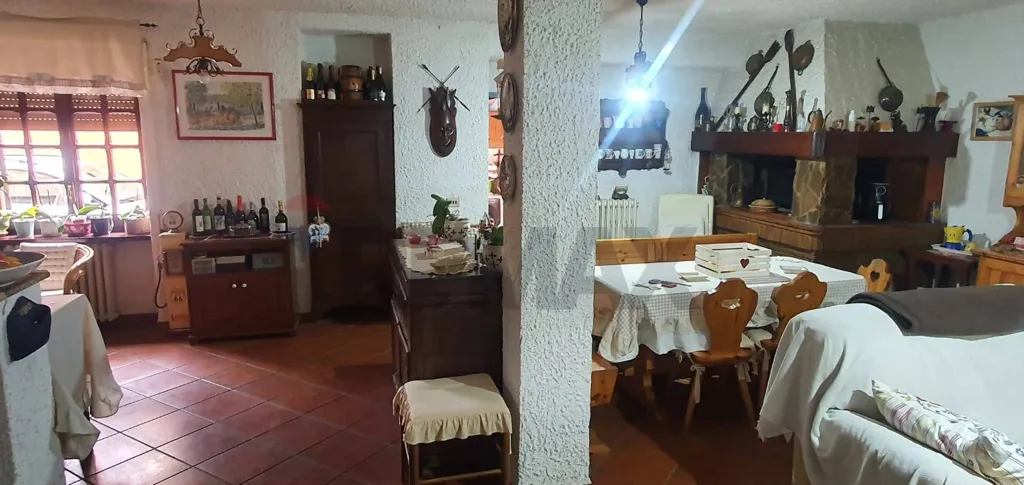 Salle à manger - Maison 10 pièces à IT