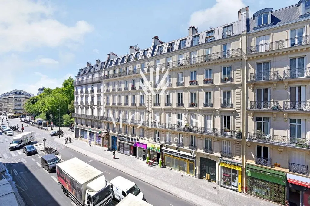 Välivaade - Haussmannian Apartment with Period Features in Paris