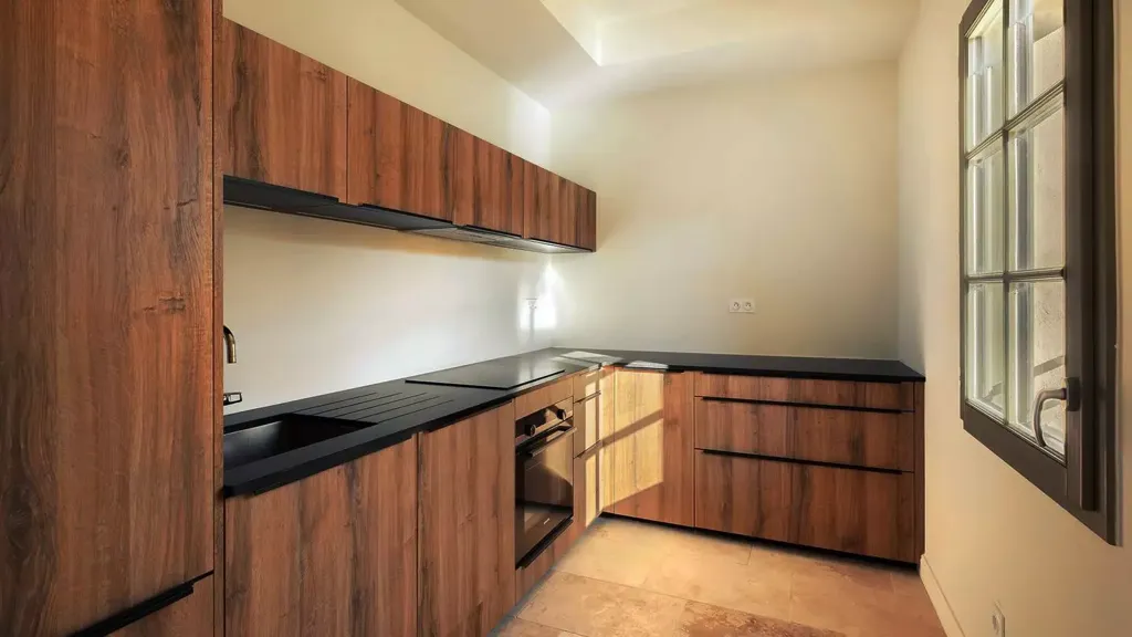 Kitchen - 2-Bedroom Apartment with Balcony in Uzès