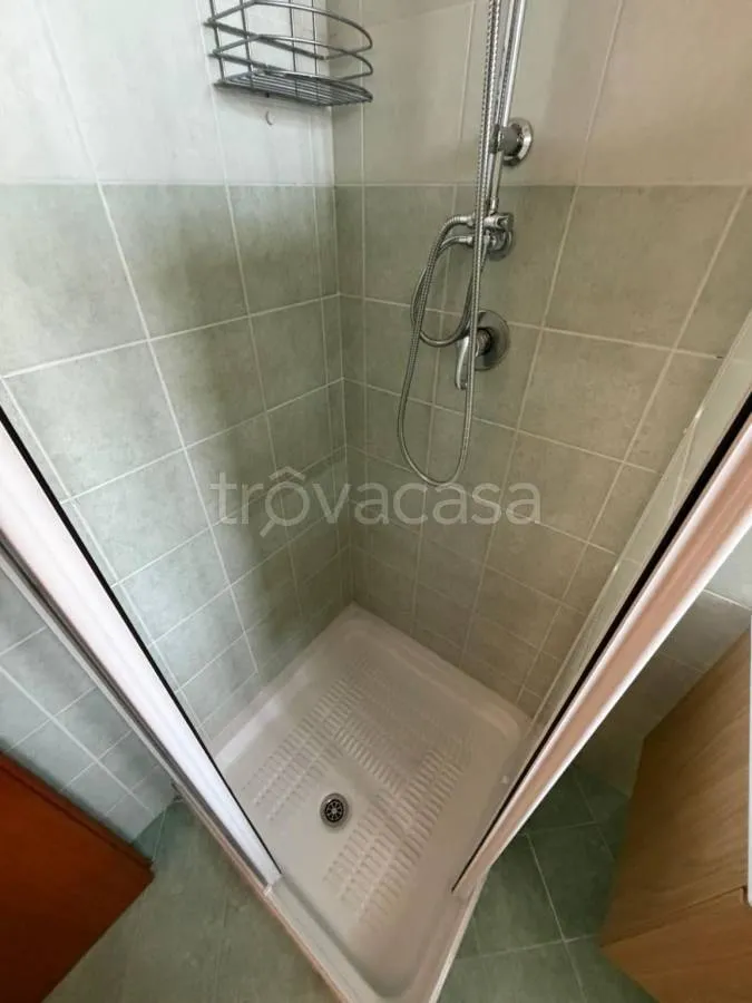 Salles de bain - Fully Furnished Apartment with Balcony in Ternate