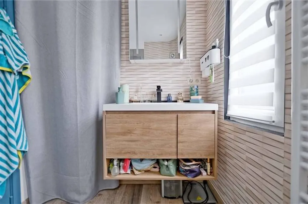 Vannitoad - Converted Pharmacy Apartment in Tamines