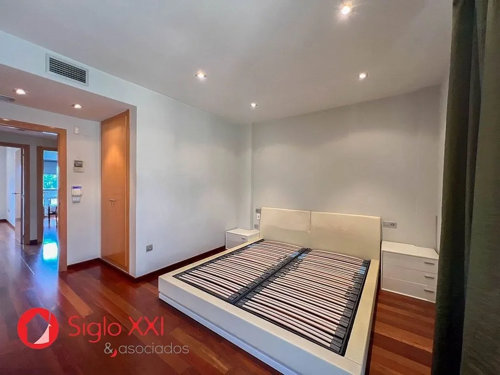 Magamistoad - Terraced House with Balcony in La Vila-Darremur