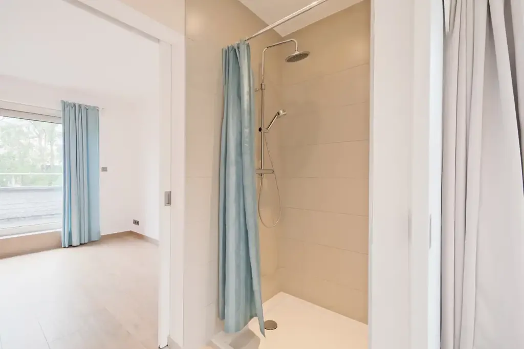 Salles de bain - Villa Moderne avec EPC A à Sterrebeek