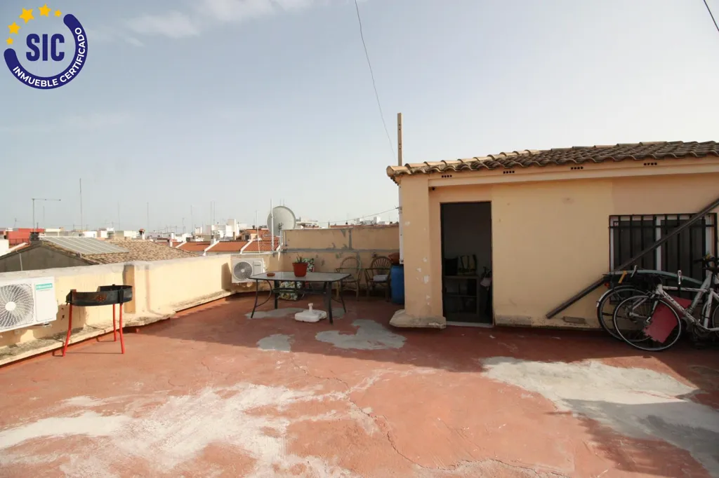 Terrass - First Floor Flat with Balcony in Benlliure