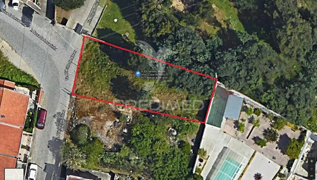 Aerial - Rustic Plot with City View in Pedrouços
