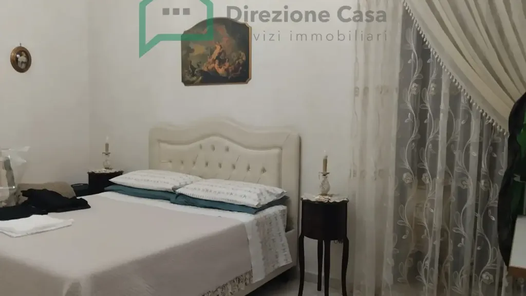 Chambres - 3-Room Apartment with Balcony in Naples