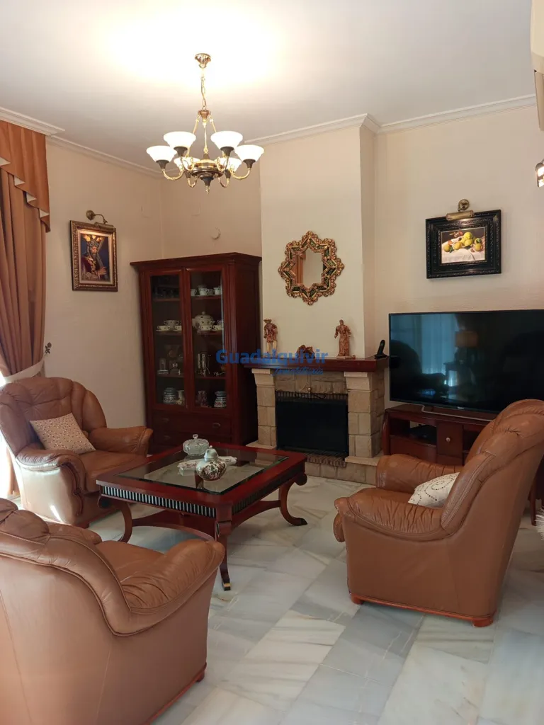 Living Room - Independent Chalet with Pool in Cerros de Montequinto